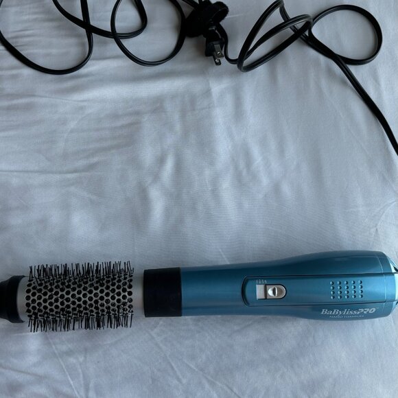 Babyliss Nano Titanium Hot Air Brush - Picture 2 of 2